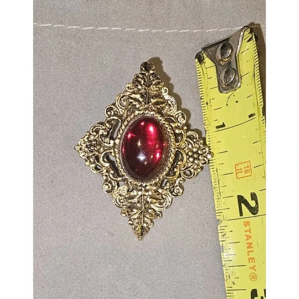 Vintage Gold Tone Filigree Brooch w/ Red Cabochon